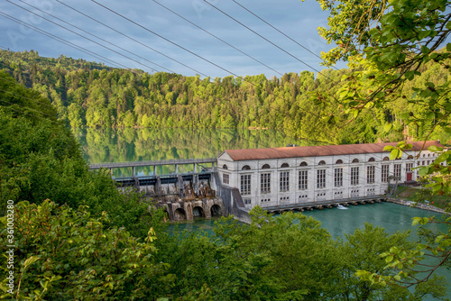 Wasserkraftwerk Mühleberg am Wohlensee photo