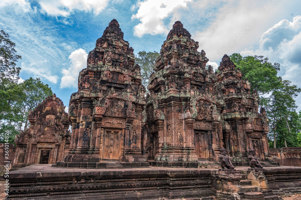 Naklejka premium Banteay Srei Castle or Banteaysrei Khmer temple at Angkor in siem reap Cambodia