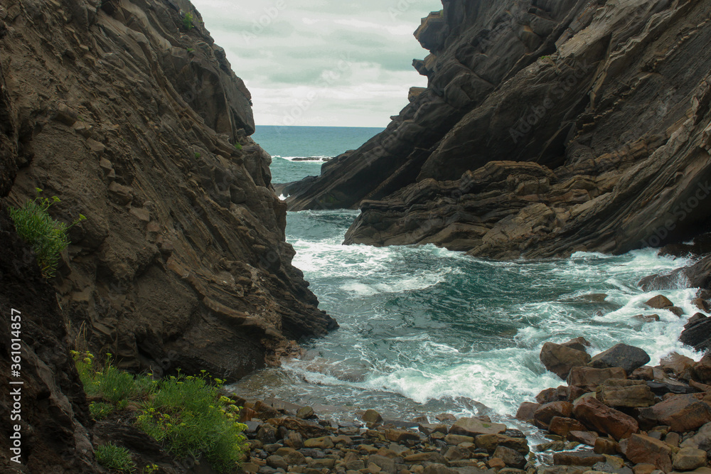 Acantilado de Ribadesella (Asturias) / cliff in ribadesella 