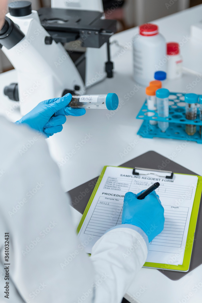 Fotografie Sample Preparation for Pesticide Testing in Laboratory