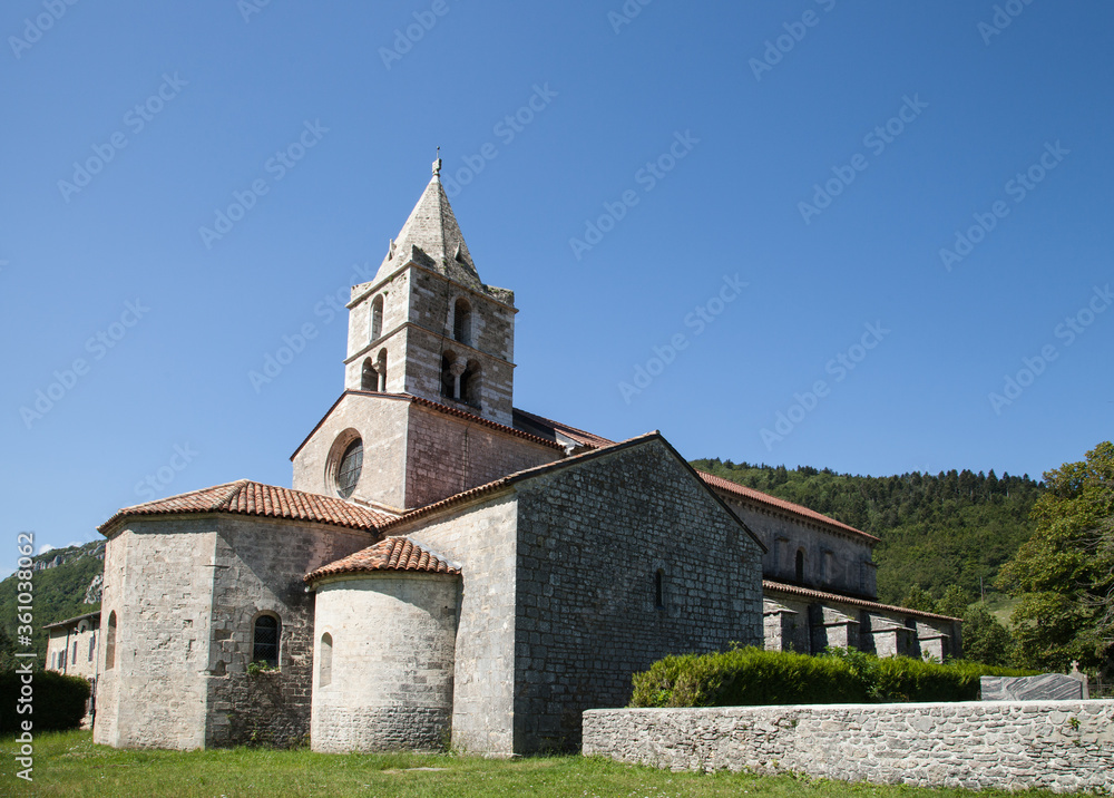 L'abbaye de Léoncel dans le Vercors drômois