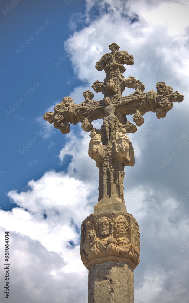 cruzeiro monumento religioso colocada en los cruces de caminos o carreteras, 