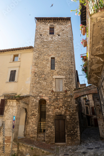 architecture of buildings and alleys in the country of Narni © Federico