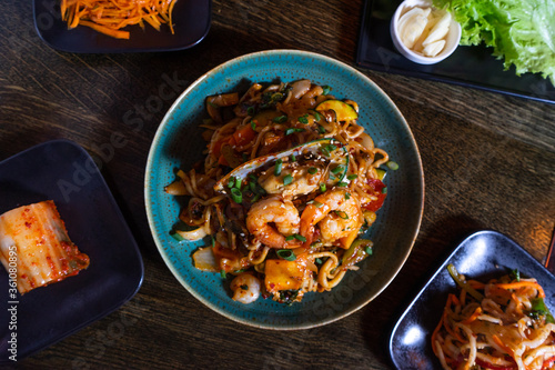 Asian wok with sea food