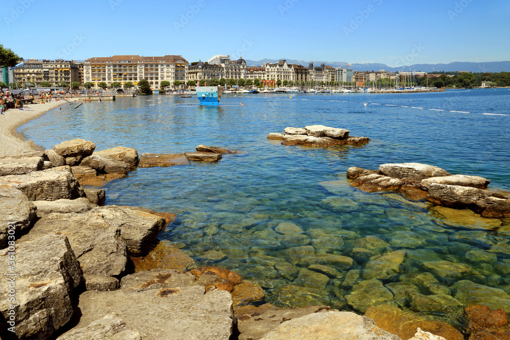 Zone de loisirs, baignade et nautisme sur le lac Léman à Genève.