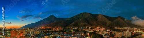 Panoramica Caracas - El Avila 5