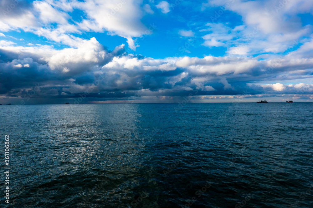 Obraz premium Sea and sky