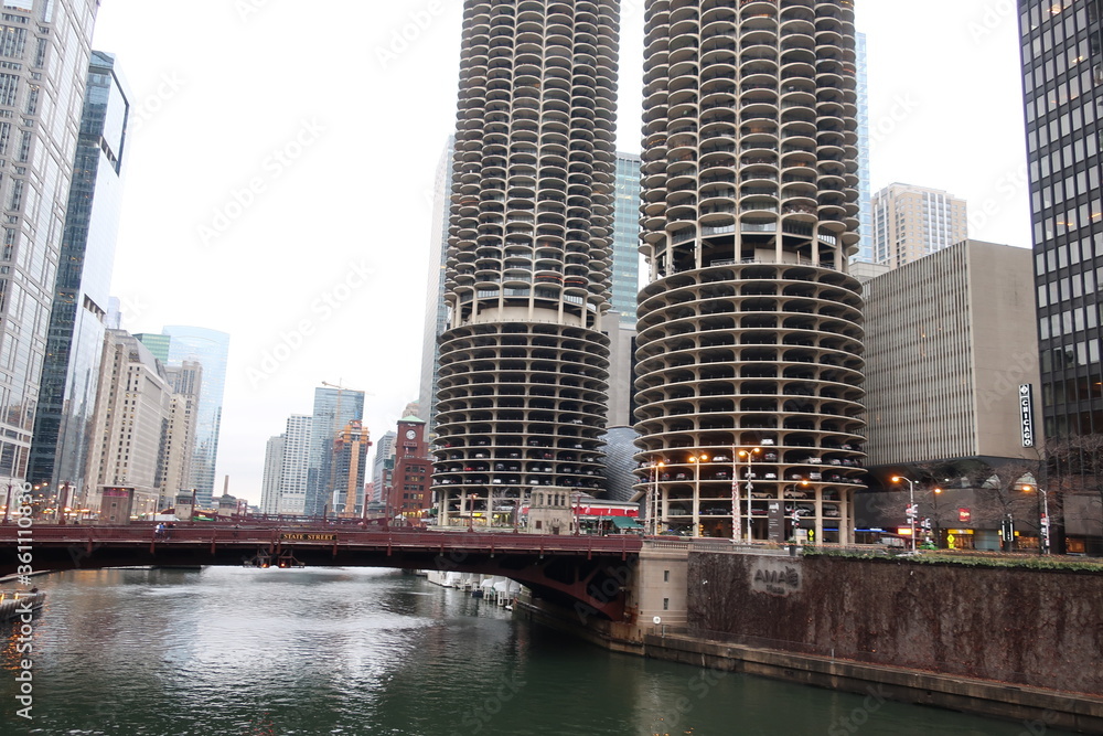 Fototapeta premium Tall buildings in Chicago