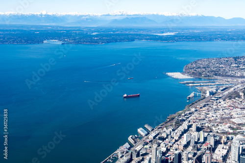 Fotografie Aerial view of the Mercer Island, Homer Hadley Memorial Bridge and Lacey Murrow