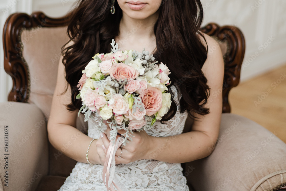 bride holds a bouquet, bridal bouquet of pink roses, wedding day, bride fees bride holds a bouquet, bridal bouquet of pink roses, wedding day, bride fees