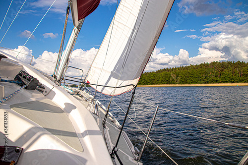 Fototapeta Naklejka Na Ścianę i Meble -  żeglowanie po szlaku Wielkich Jezior Mazurskich