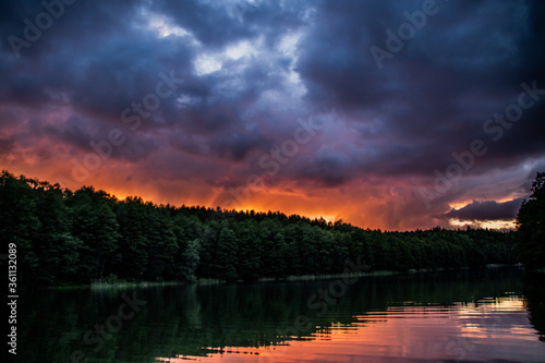 Fototapeta Naklejka Na Ścianę i Meble -  Brzask po zachodzie słońca. Szlak Wielkich Jezior Mazurskich