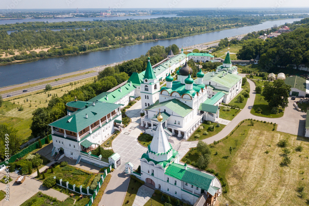 Fototapeta premium Bird's-eye view of the ascension Pechersk monastery in Nizhny Novgorod 