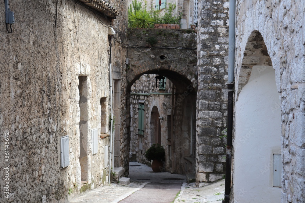 Rue étroite et piétonne de Saint Paul de Vence, ville de Saint Paul de Vence, Département des Alpes Maritimes, France