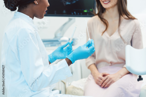 Quadro su tela Woman seeing gynecologist doctor to check for STD