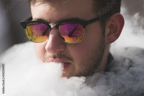 Fotografie Vape teenager