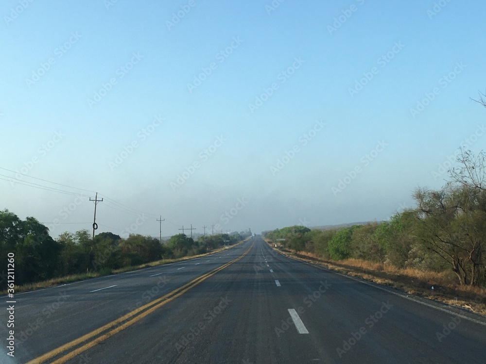 Naklejka premium Carretera sin fin