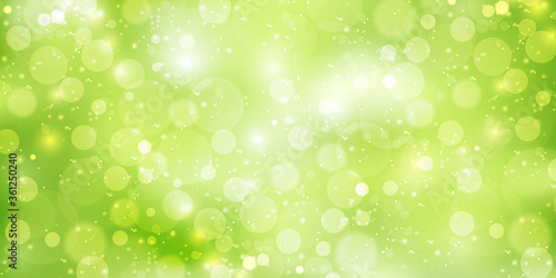 新緑　光　空　背景