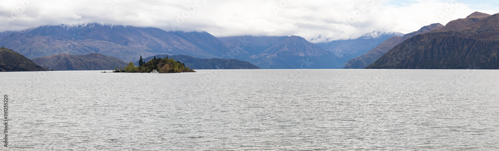 Picturesque Wanaka Lake panorama, New Zealand