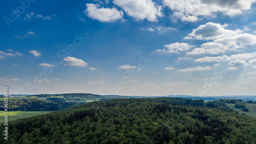 Wald und Wiesenlandschaft - Luftbild © EinBlick