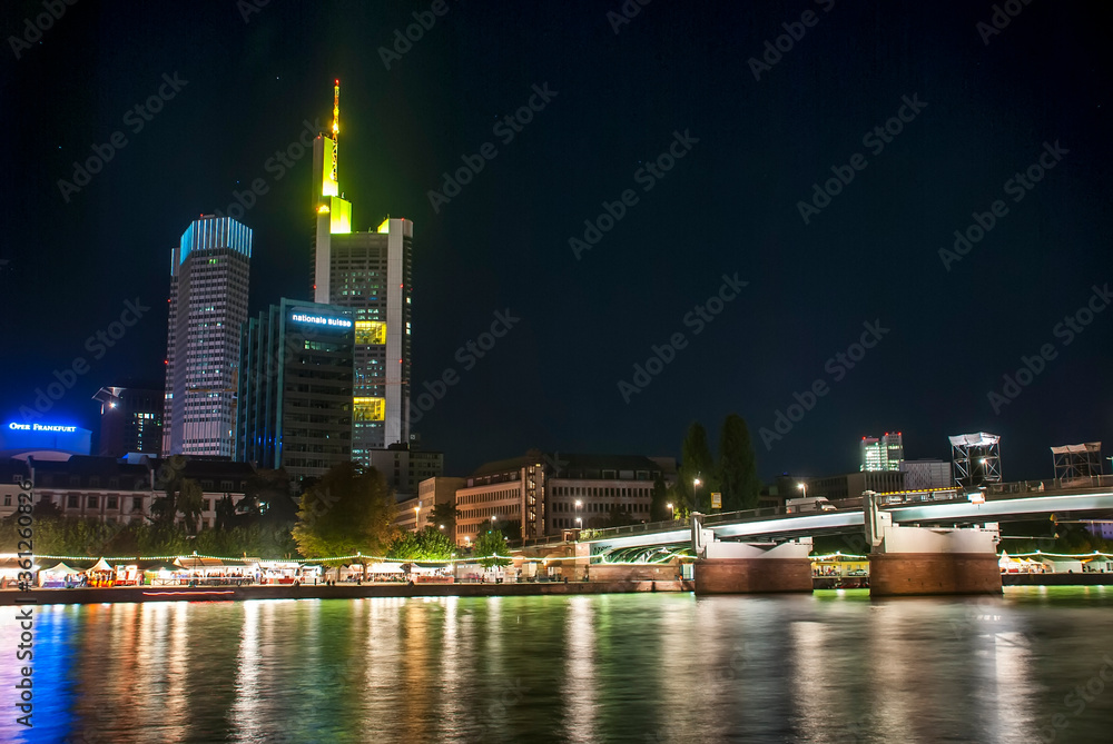 Obraz premium Main River photographed in Frankfurt am Main, Germany. Picture made in 2009.