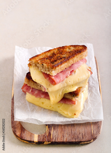 Ham and cheese grilled sandwich