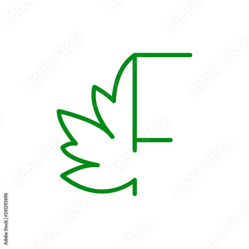 Concepto hoja de árbol. Logotipo lineal letra F con mitad hoja de arce en color verde