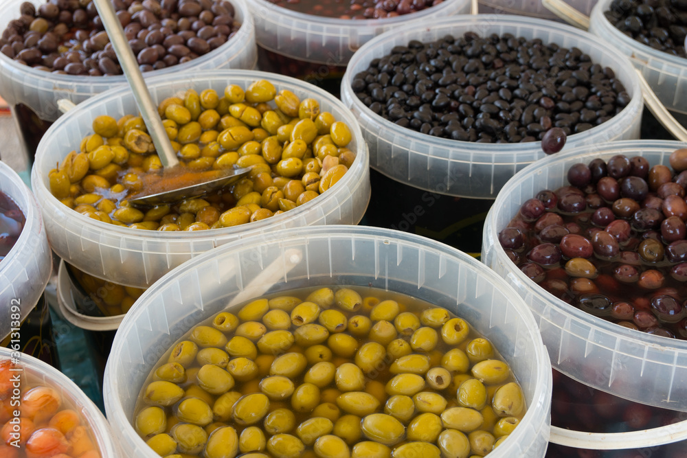 market olives italy