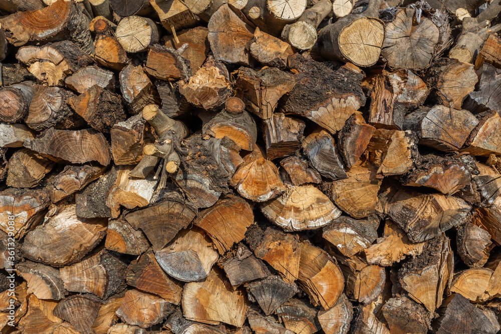 薪 Pattern of firewood trimmed for the stove 薪 Pattern of firewood trimmed for the stove