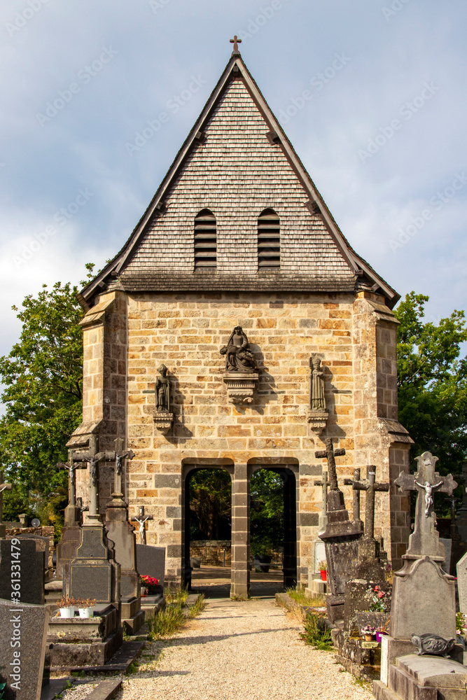 Daoulas. Portail intérieur du cimetière, ancien porche de l'église. Finistère. Bretagne Daoulas. Portail intérieur du cimetière, ancien porche de l'église. Finistère. Bretagne