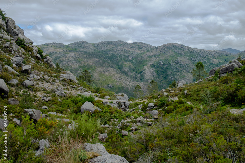 Fototapeta premium um dia no Parque Nacional Peneda-Gerês