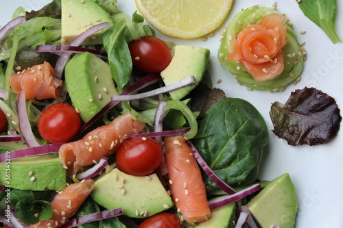 Smoke salmon salad with vegetables