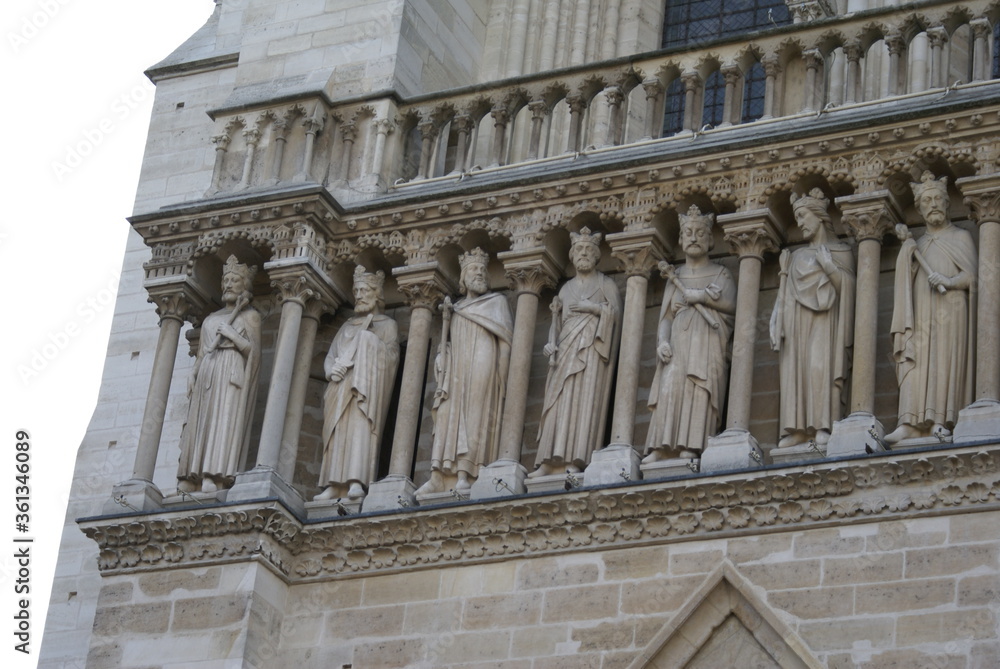 Paris, Cathedral of Notre Dame: statues of saints on the west facade 