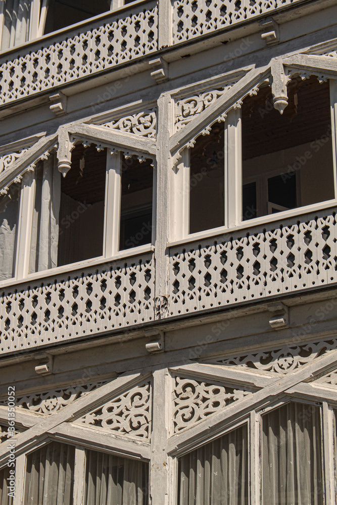 Fototapeta premium Typisch Rügener Bäderarchitektur; Datail aus Alt-Sassnitz (Villa Maria)