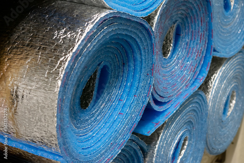 Large thermo alluminium foiled polyethylene rolls for sheating houses and buildings to make it warm in storage. High-temperatured insulation construction materials