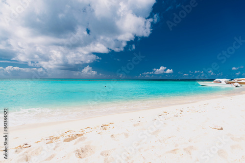 Fototapeta Naklejka Na Ścianę i Meble -  tropical island of the Caribbean, with blue sea and white beaches Anguilla