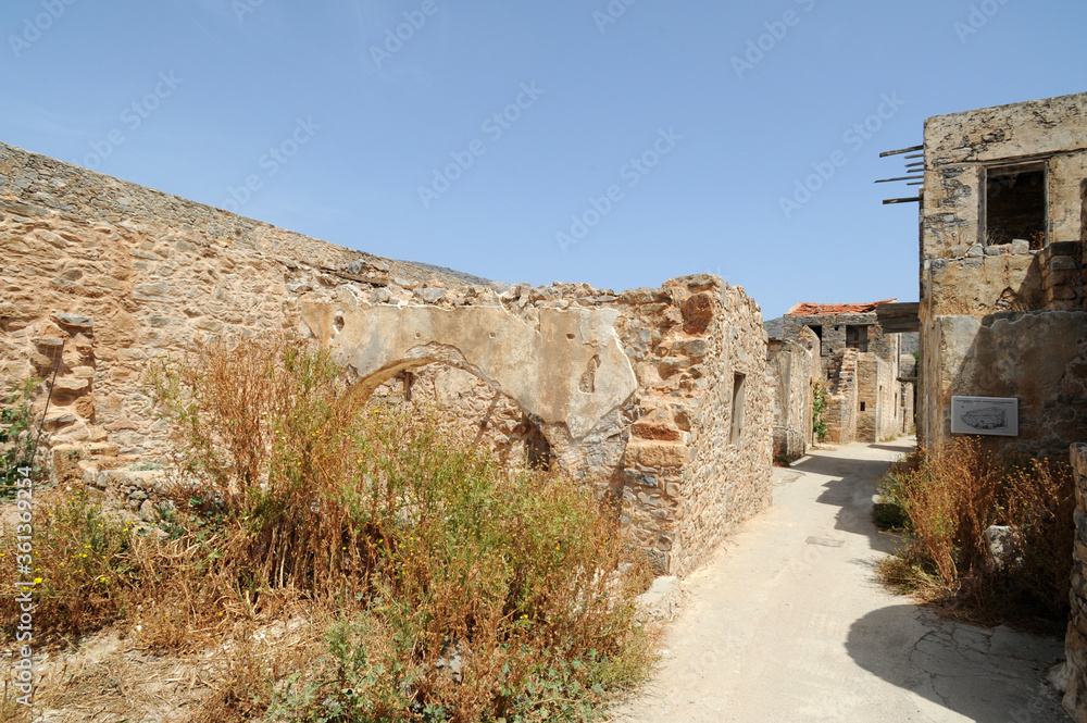 Village turc de l'île de Spinalonga à Élounda près d'Agios Nikolaos en Crète Village turc de l'île de Spinalonga à Élounda près d'Agios Nikolaos en Crète