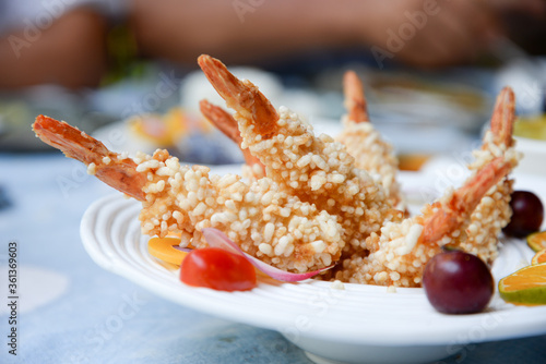 Fried prawn with puffed rice