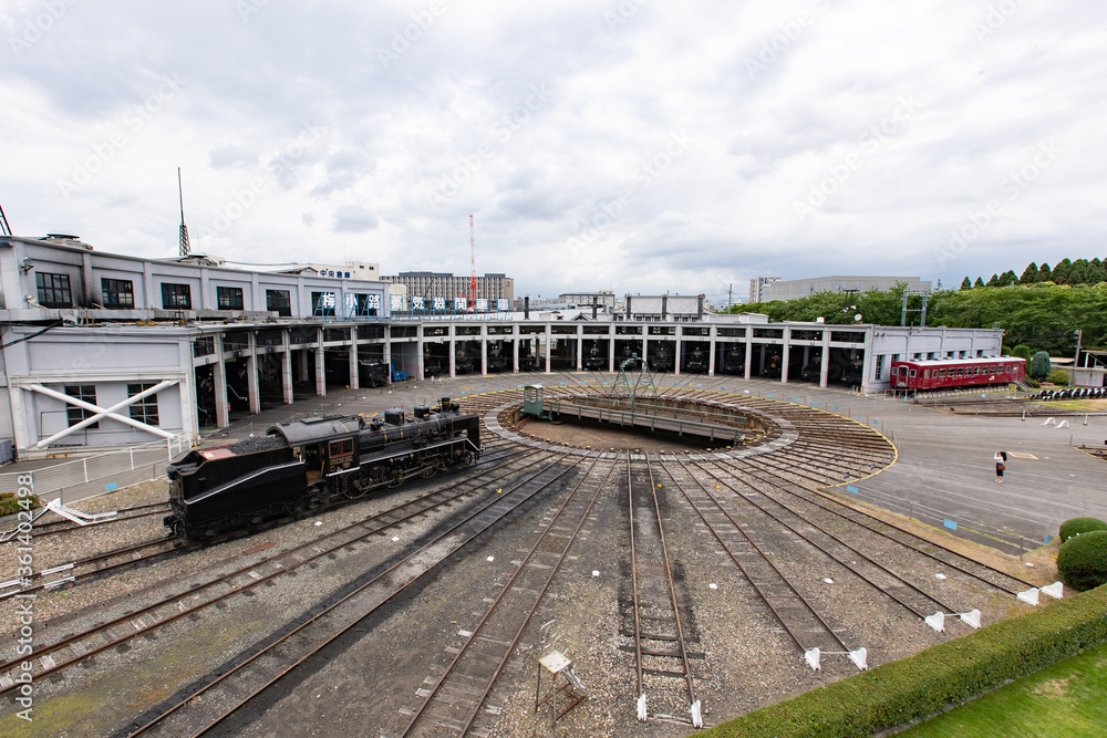 Fototapeta premium 京都鉄道博物館 扇形車庫 -現存する日本最古の鉄筋コンクリート造り-