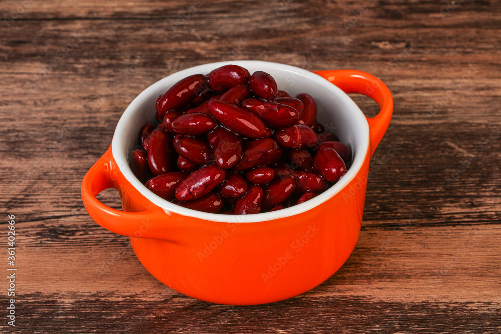 Red baked kidney in the bowl Red baked kidney in the bowl
