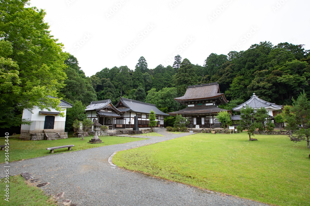 天寧寺 -明智光秀と弥兵次秀満の諸色免許等を与えられた文章が残る古刹-