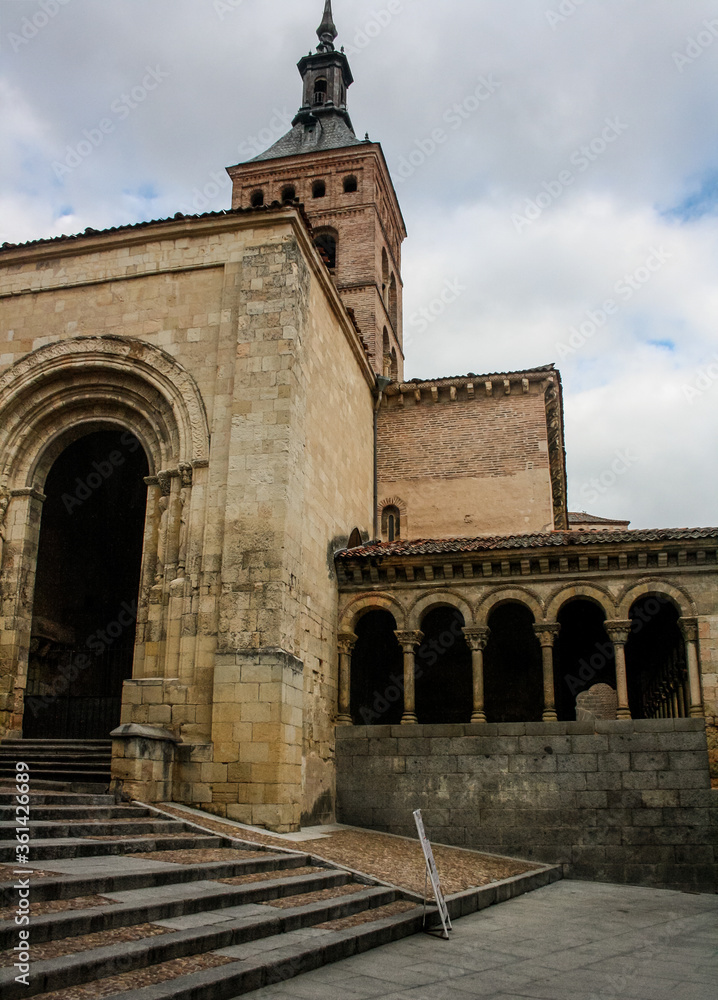 The city maintains an important collection of Romanesque churches of both stone and brick, which include the church of San Millán