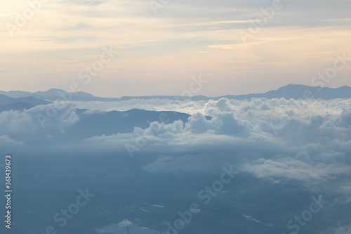 夏の甘利山からの雲海