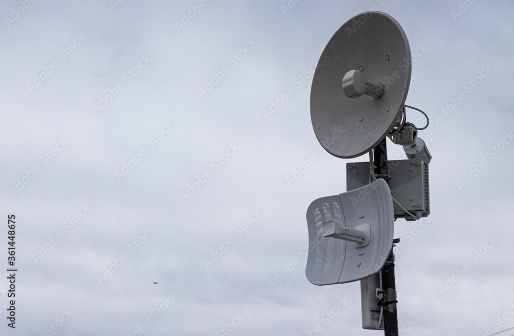 Ubiquiti Long-Range Wireless Equipment Ubiquiti Long-Range Wireless Equipment