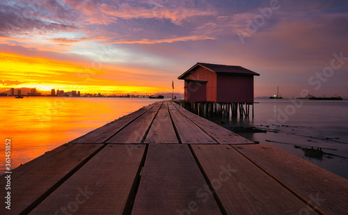 Fototapeta Naklejka Na Ścianę i Meble -  beautiful sunrise at tan jetty,penang