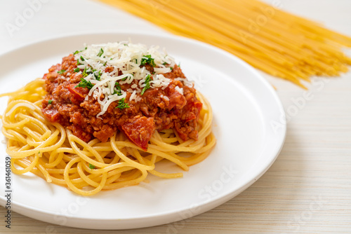 spaghetti bolognese pork or spaghetti with minced pork tomato sauce