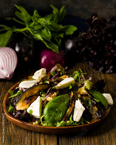 Salad with tuna and vegetables