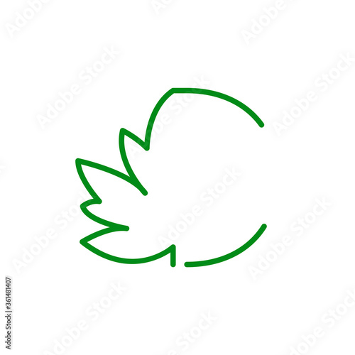 Concepto hoja de árbol. Logotipo lineal letra C con mitad hoja de arce en color verde