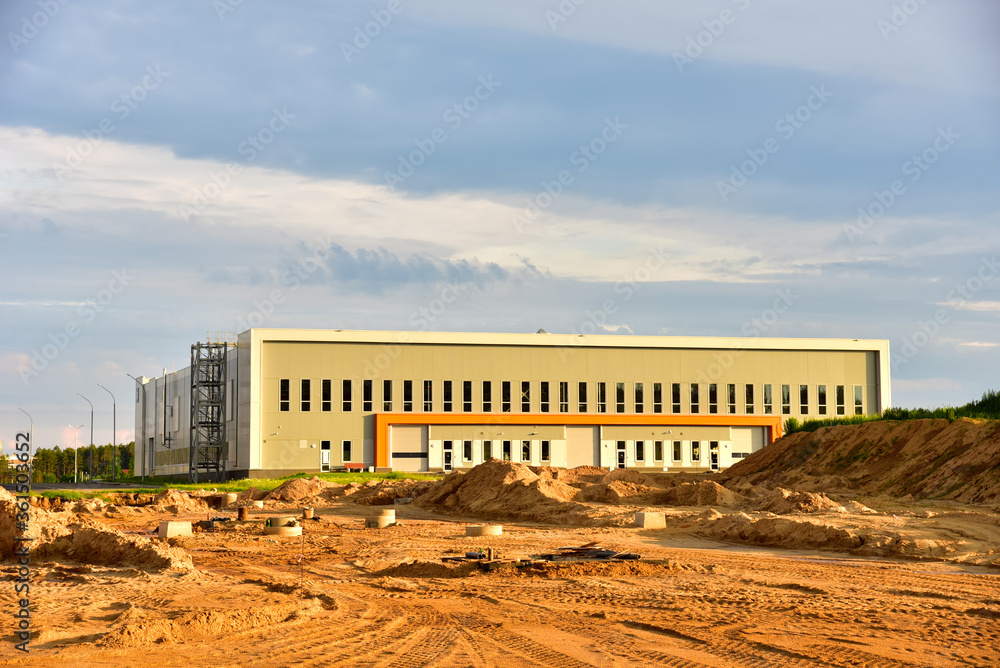 Construction of a warehouse for storage of goods and the provision of logistics services