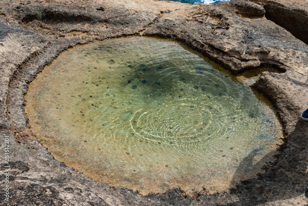 Fototapeta premium Kamienie i woda